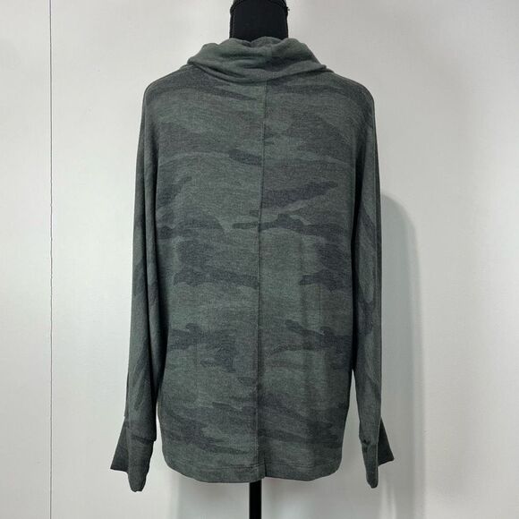 Splendid Camo Cowl Neck Dolman Long Sleeve Lightweight Sweater Top Sz M Green - Picture 4 of 13